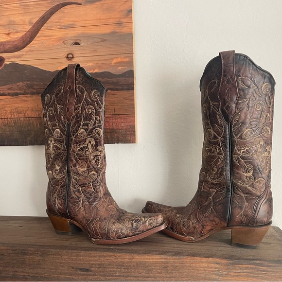Corral Brown Heeled Boots with Intricate Embossed Design - Picture 10 of 10